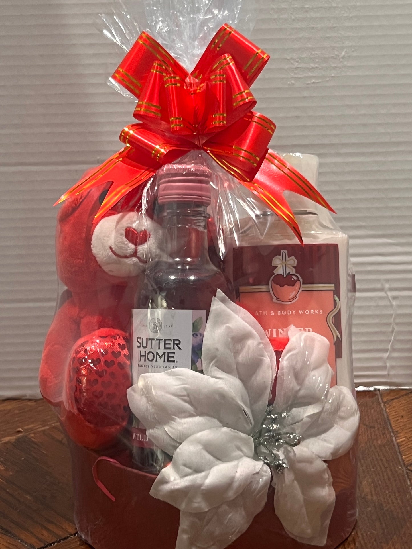 The Sweet Romance Wine & "Winter Candy Apple" Set