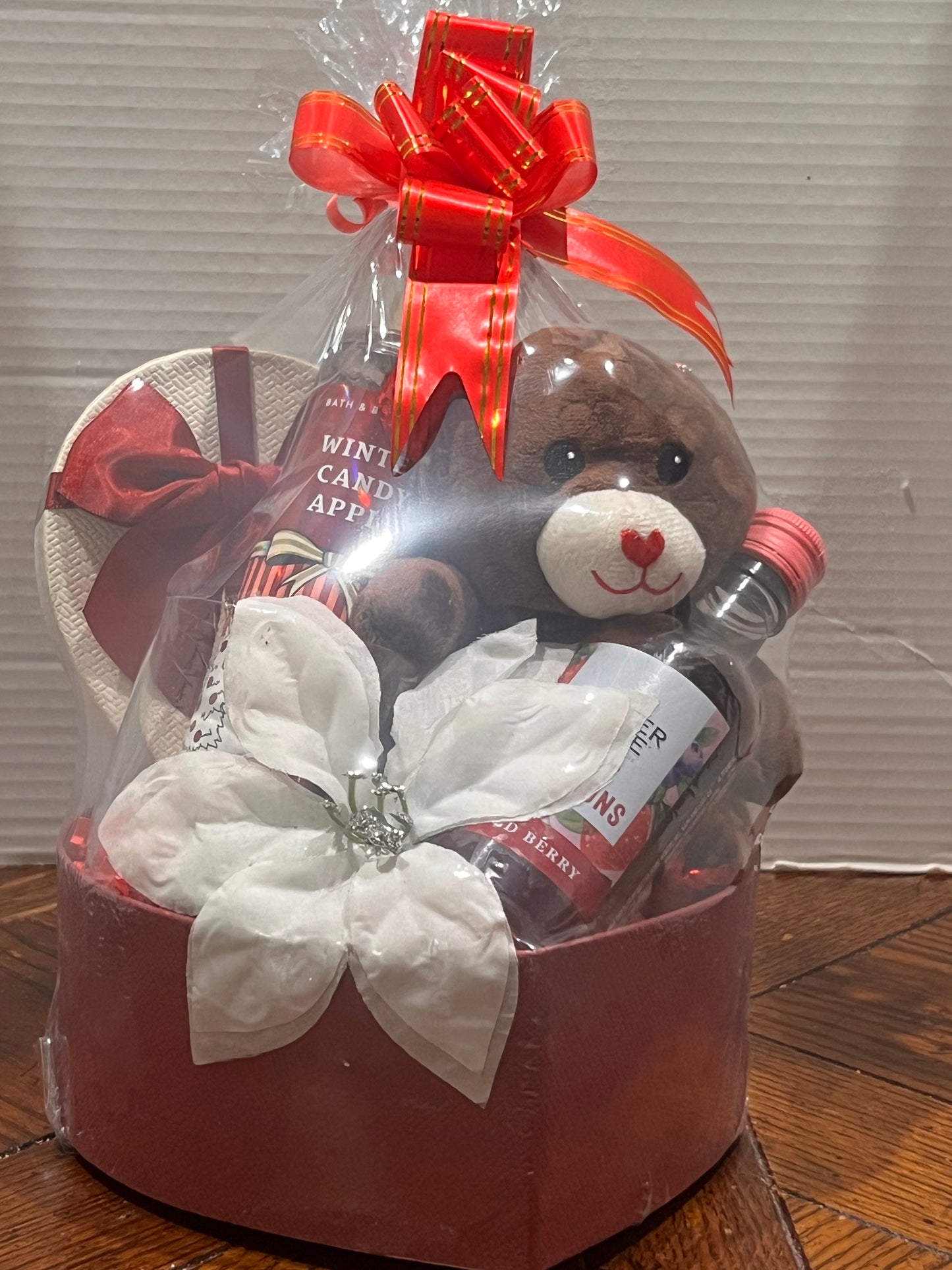 The Sweet Romance Wine & "Winter Candy Apple" Set