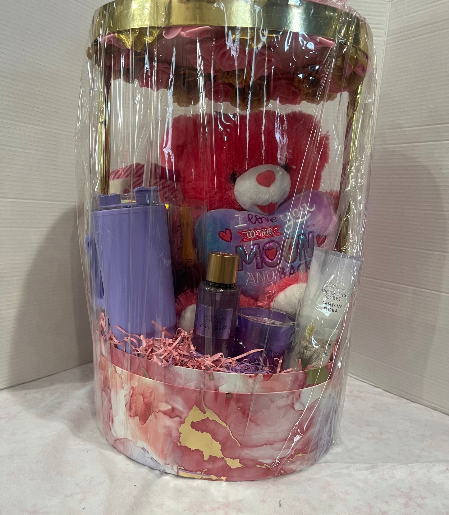Love Spell Comfort and Spa Gift Basket – Holiday Edition