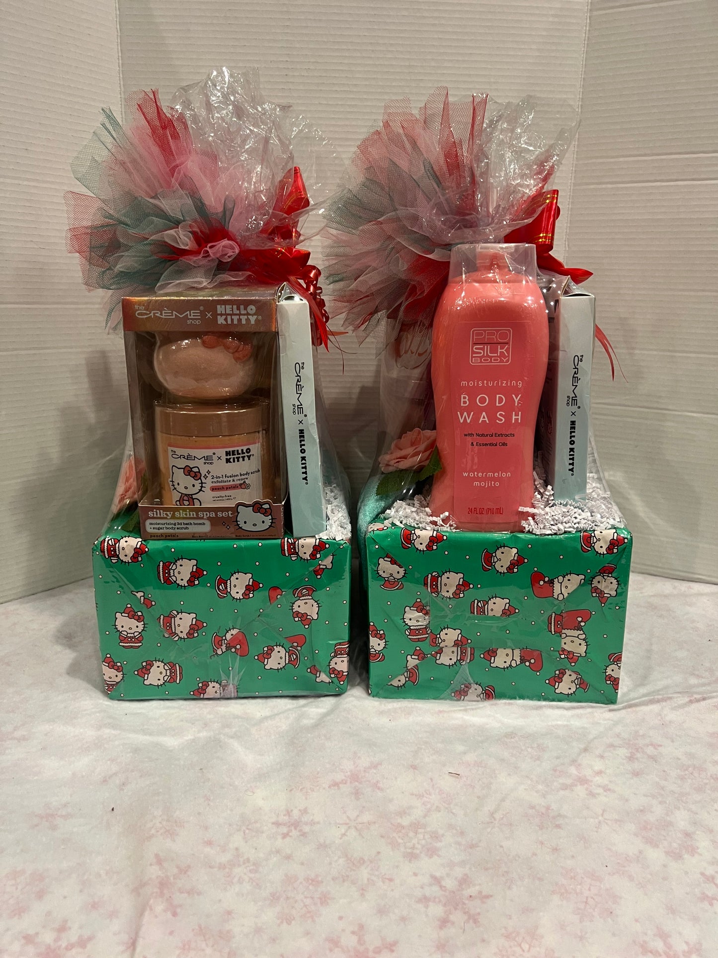 Hello Kitty Spa Gift Basket Collection