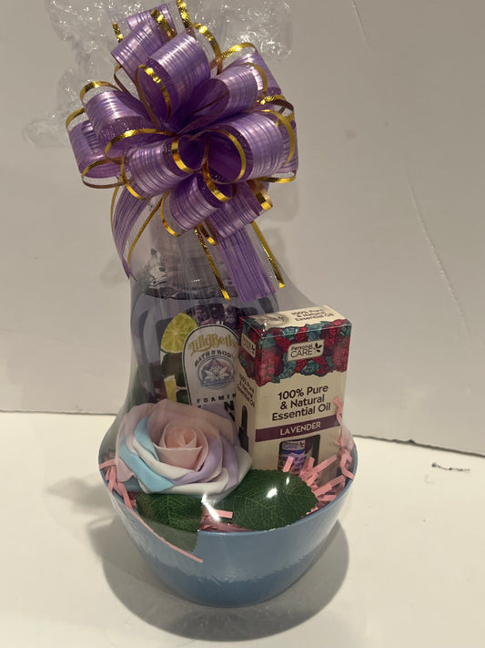 Aromatherapy Spa & Essential Oils Gift Basket