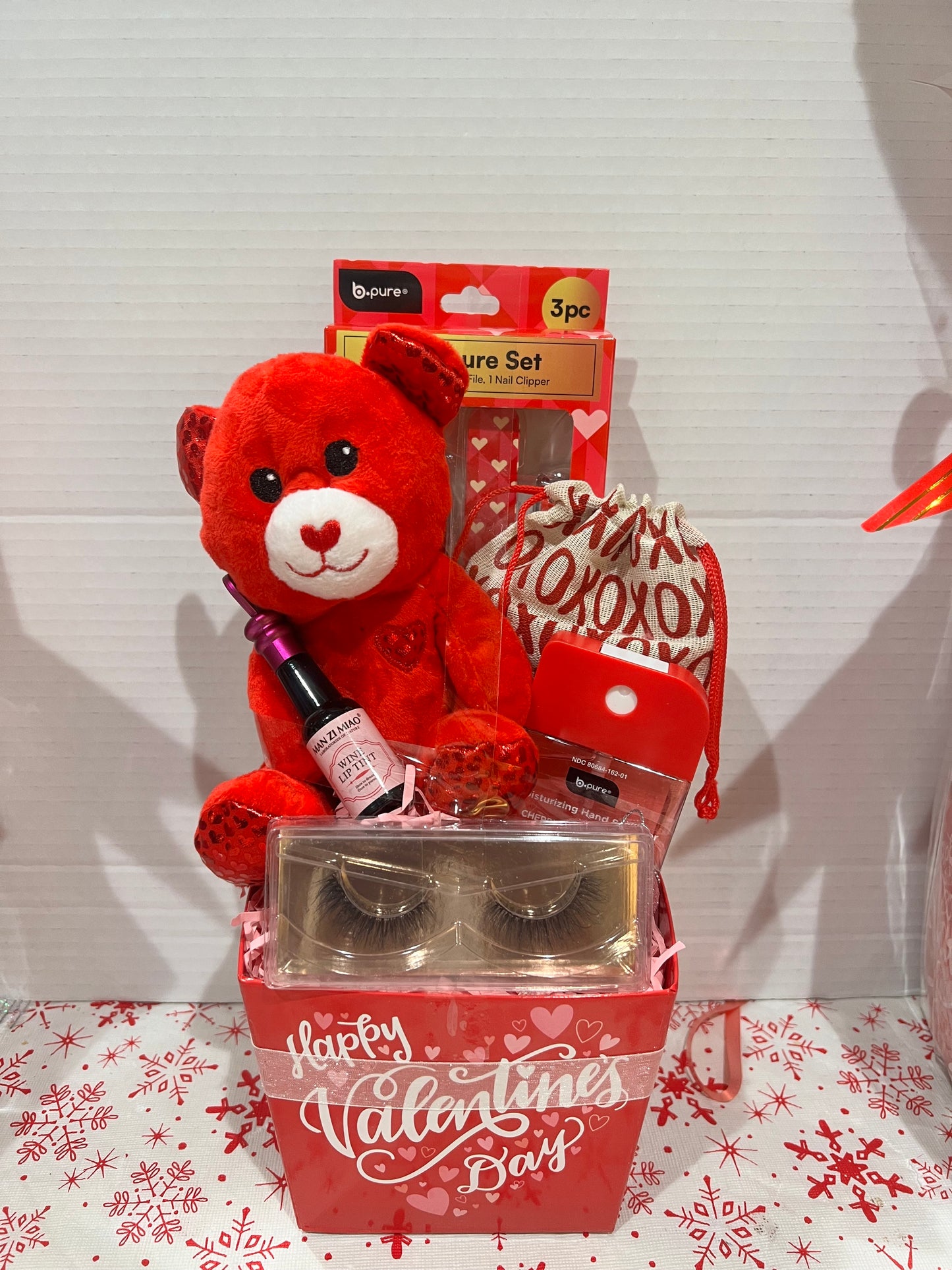 Valentine’s Beauty & Love Deluxe Gift Basket