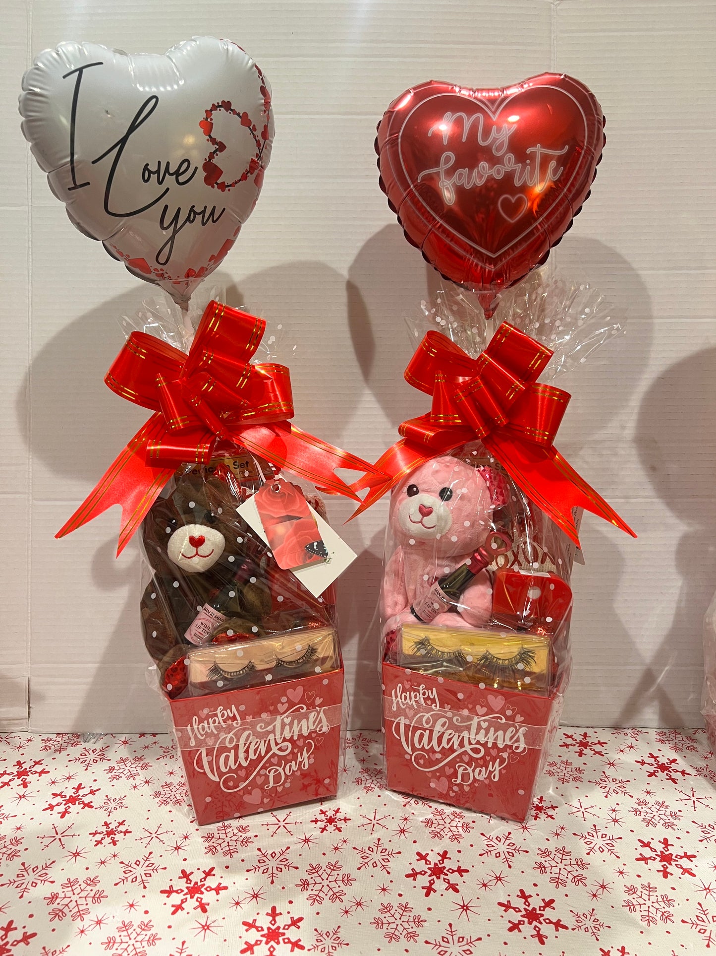 Valentine’s Beauty & Love Deluxe Gift Basket
