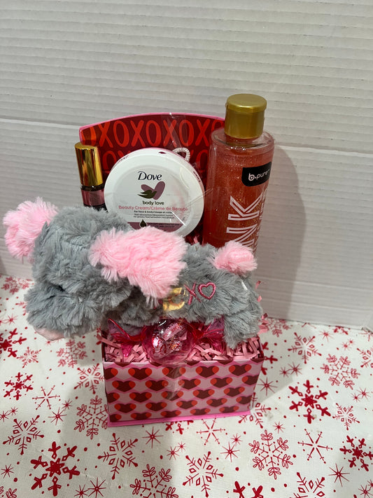 Valentine’s Beauty & Love Deluxe Gift Basket
