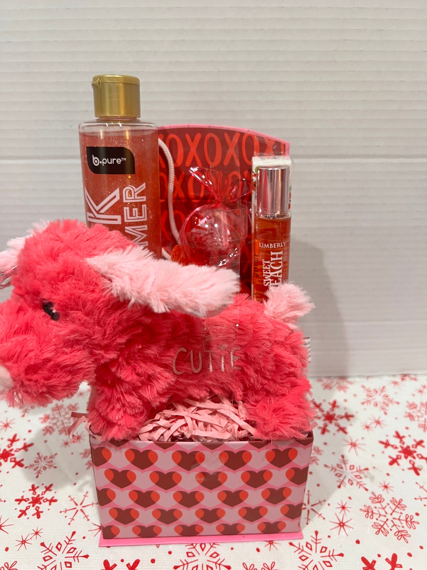 Valentine’s Beauty & Love Deluxe Gift Basket