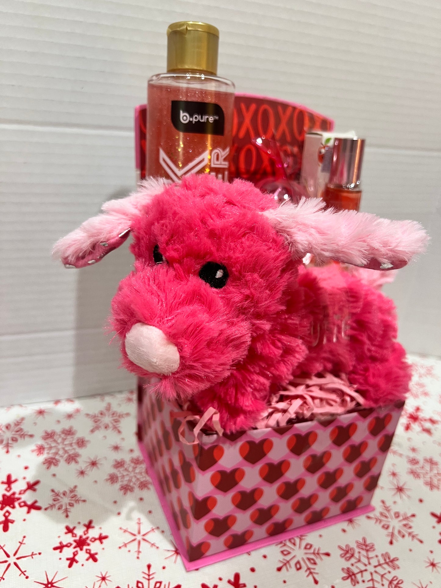 Valentine’s Beauty & Love Deluxe Gift Basket